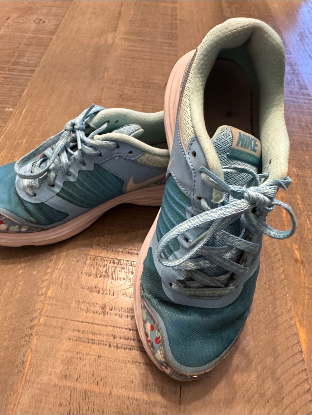 Nike Kids Light Blue and White Sneakers